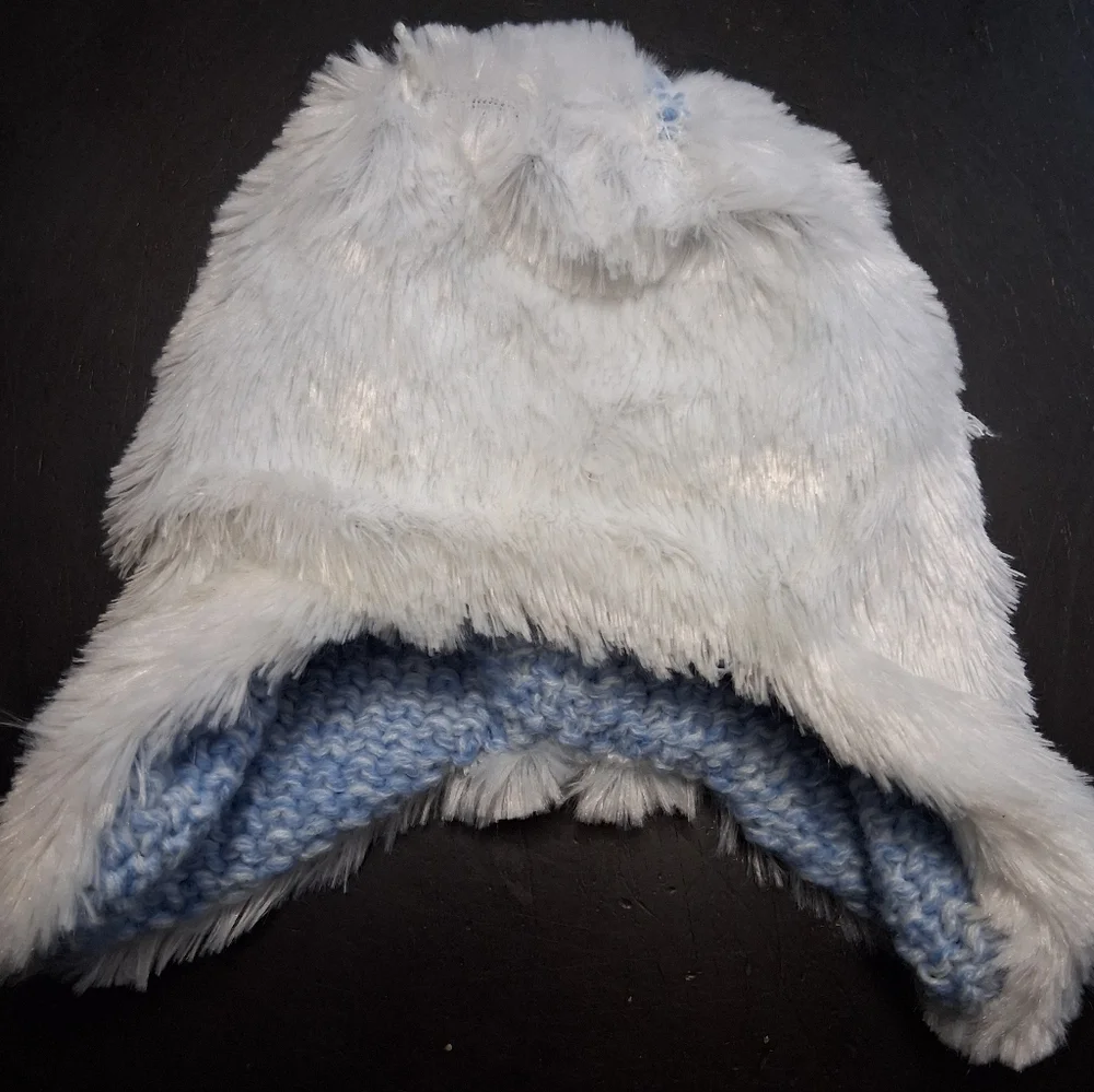 Toby & Me NWOT Polar Bear Hat   Size 12-24 Months